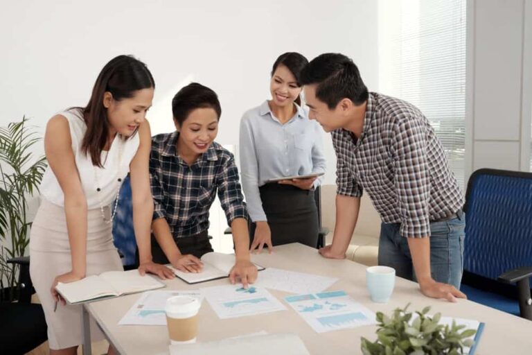 Pentingnya Sistem People Operation Dalam Sebuah Perusahaan Sleekr